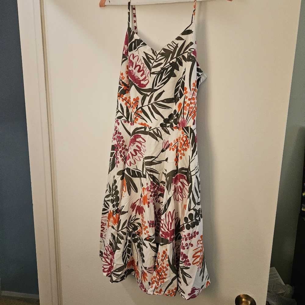 Old Navy White Floral Sundress Size M